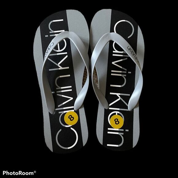 Calvin Klein Flip Flops Men Size 8 Black Gray Monogram Logo NEW Beach Swim Pool - Picture 1 of 3